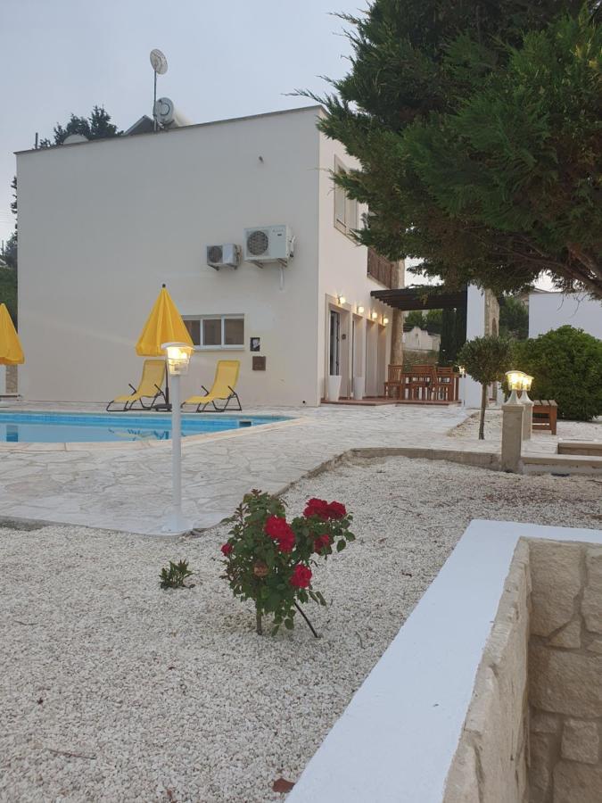 Villa Serapho Пафос Екстериор снимка