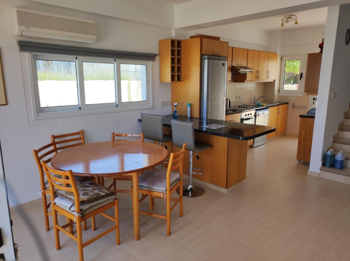 Villa Serapho Пафос Екстериор снимка