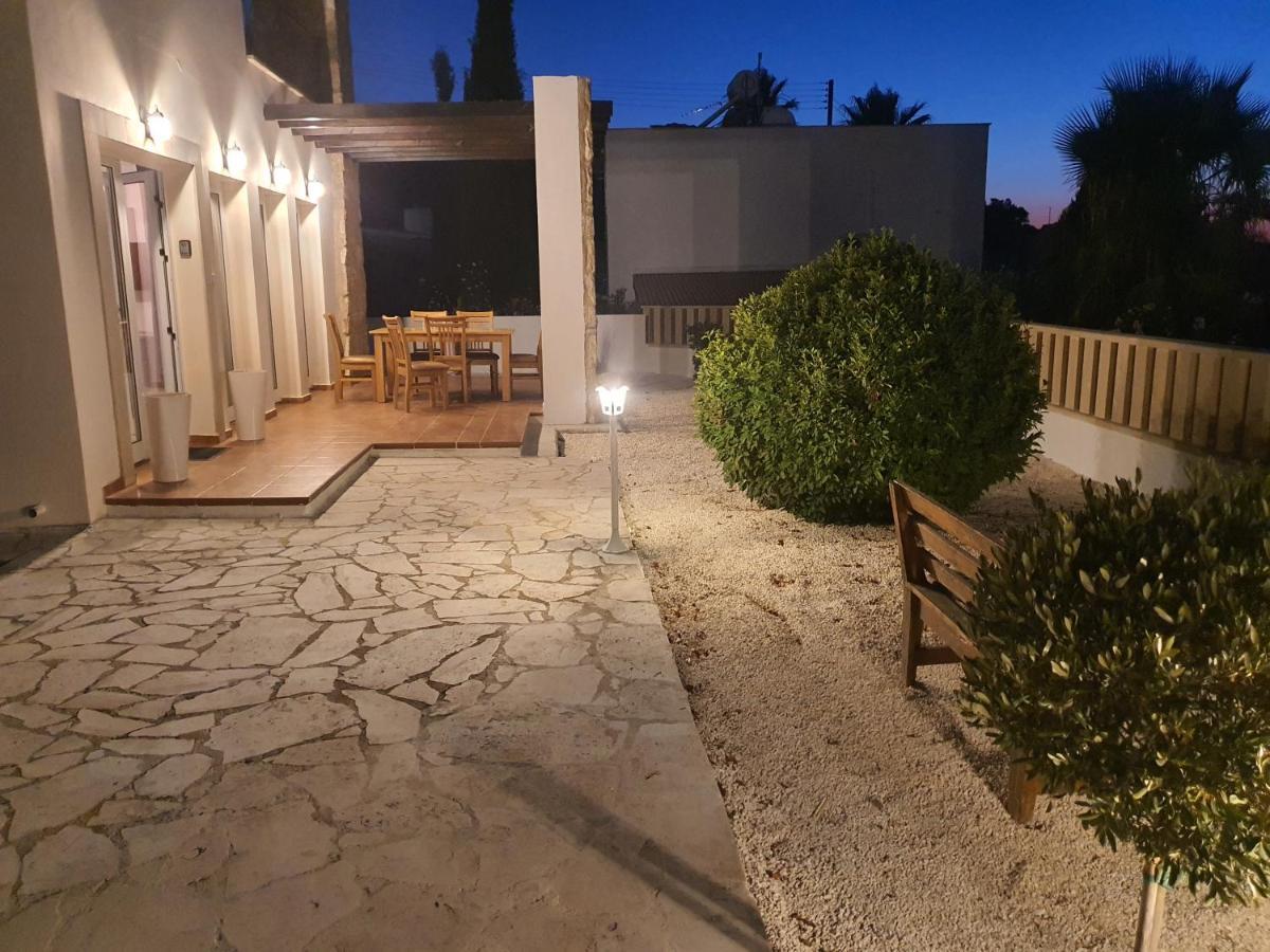 Villa Serapho Пафос Екстериор снимка