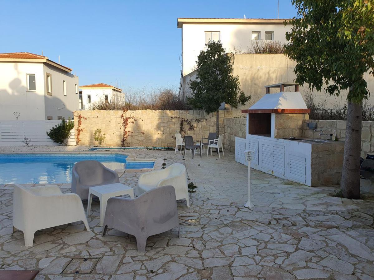 Villa Serapho Пафос Екстериор снимка